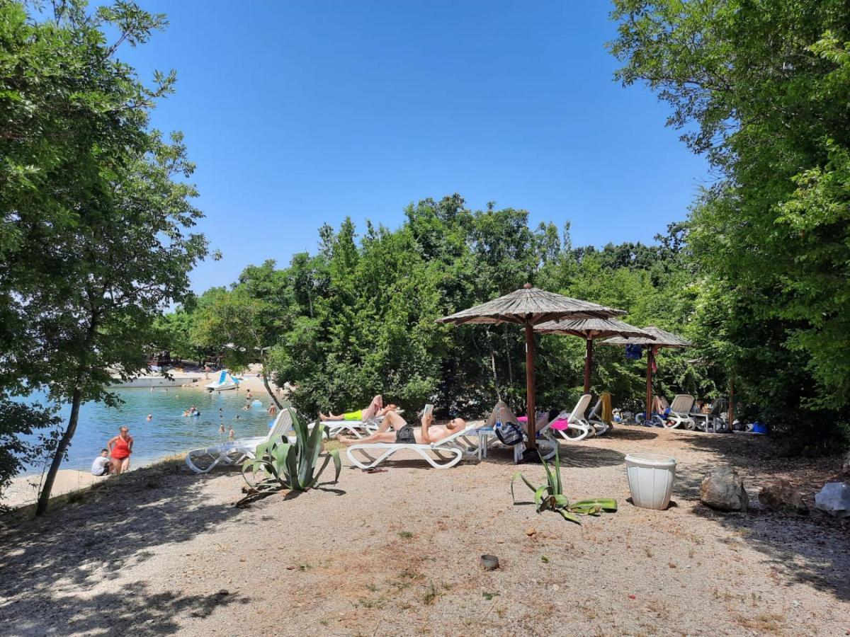 Njivice, Otok Krk, Apartman Dora מראה חיצוני תמונה