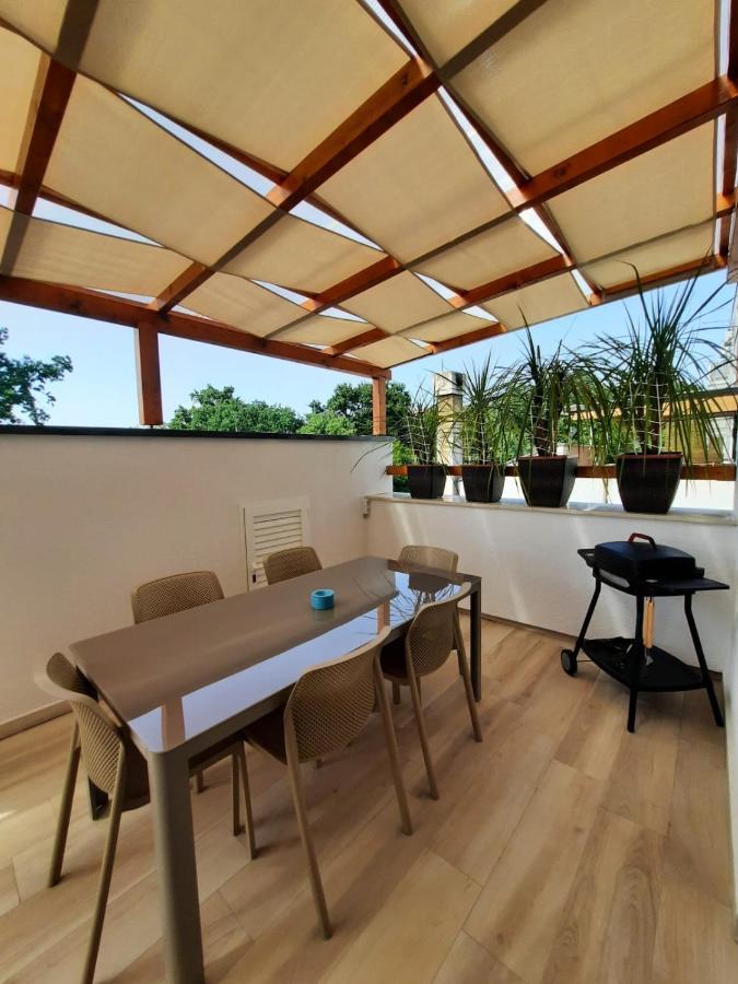 Njivice, Otok Krk, Apartman Dora מראה חיצוני תמונה