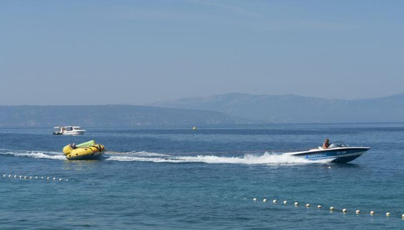 Njivice, Otok Krk, Apartman Dora מראה חיצוני תמונה